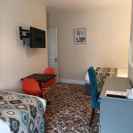 Guest house Tom Dick And Harriet's 3*