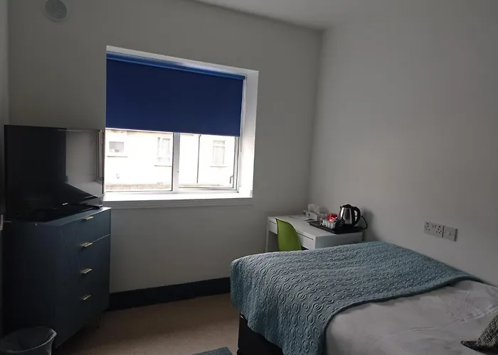 Tom Dick And Harriet's