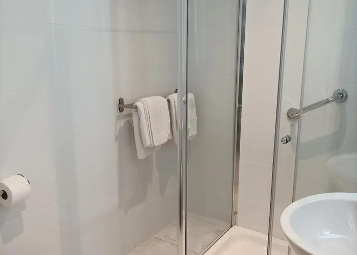 Tom Dick And Harriet's דבלין