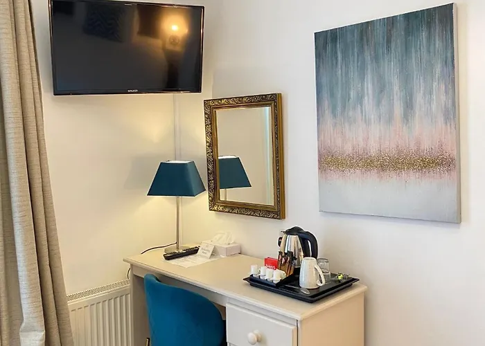 Tom Dick And Harriet's בית הארחה 4*