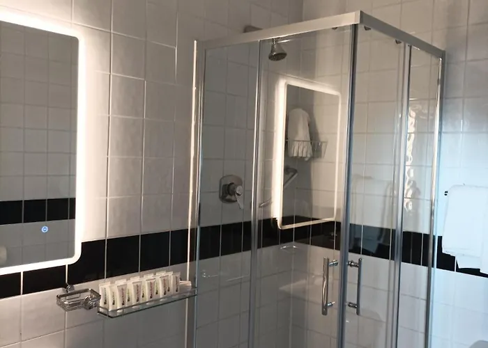 Tom Dick And Harriet's בית הארחה 4*