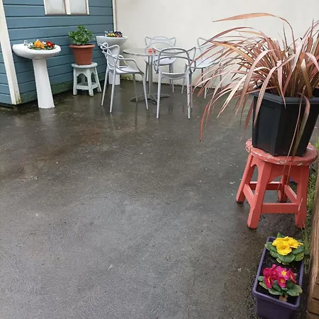 Tom Dick And Harriet's